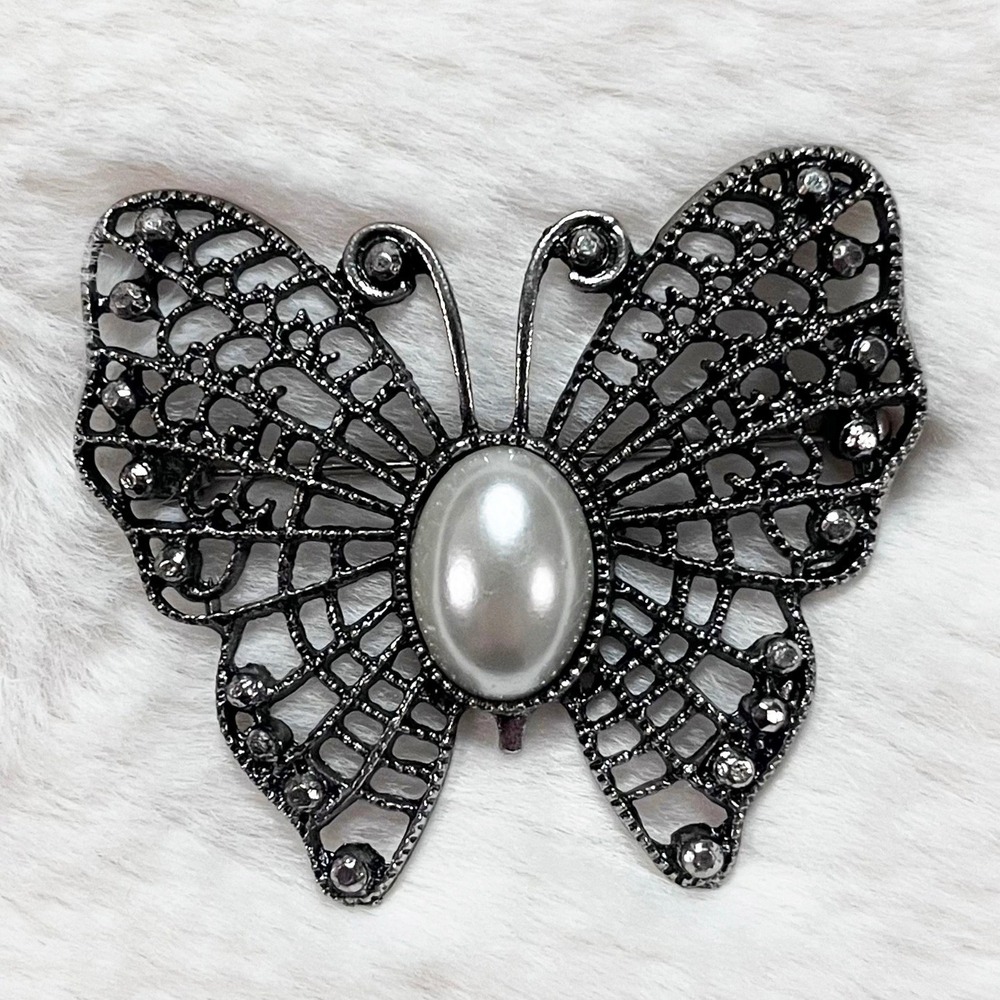 🔮‎ 5/$25 Butterfly Brooch